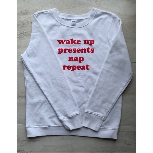 Old Navy Red & White Graphic Christmas Sweatshirt - Picture 3 of 7